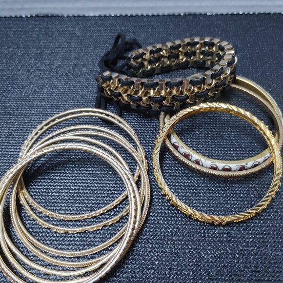 5/$100 Jewelry Lot Mixed Bracelets 7 Wearable Costume Jewelry Crafter Gold tone - Picture 11 of 11